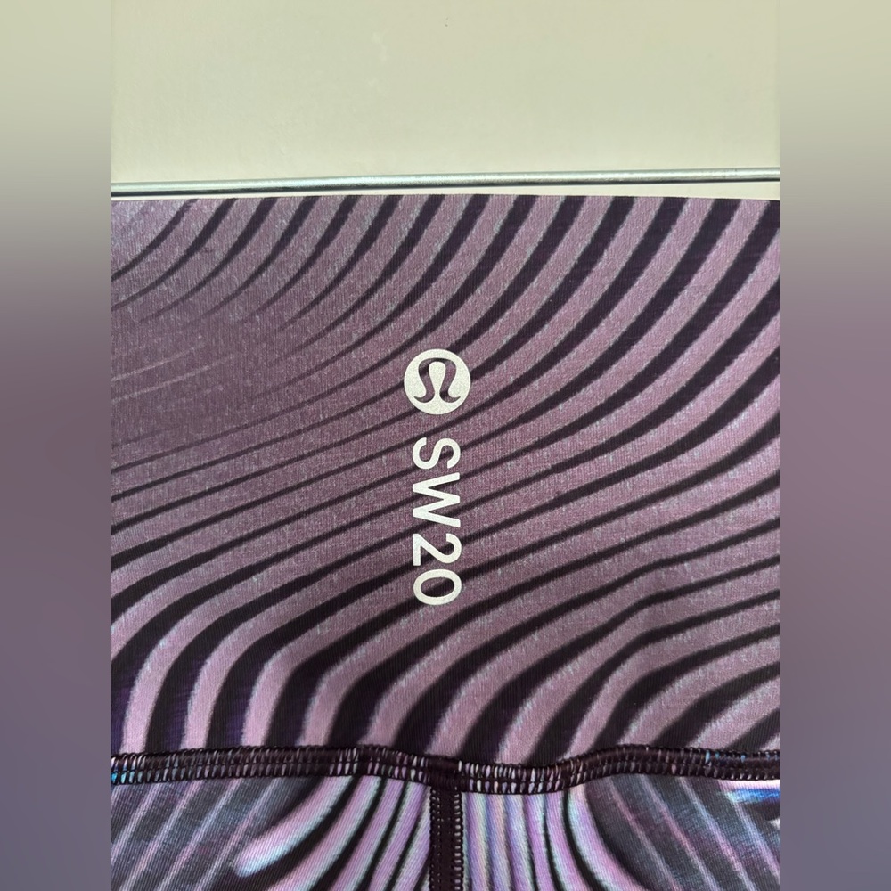 Lululemon Seawheeze 2020 Wunder Under High-Rise Tights in Fast Lane Purple Multi - Picture 7 of 10